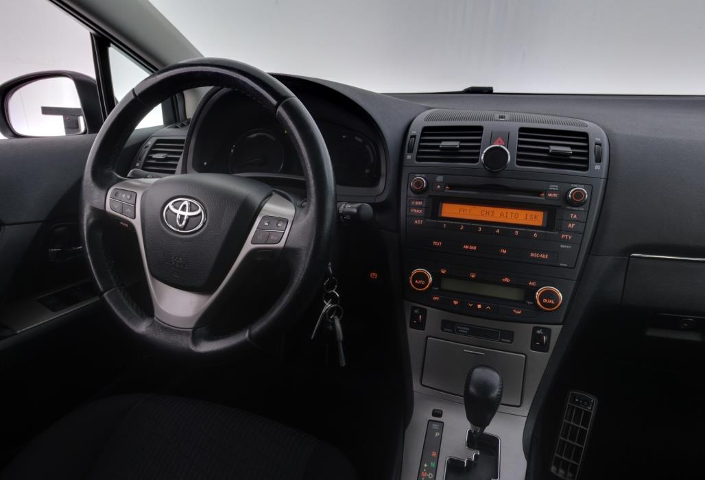 TOYOTA Avensis 2009