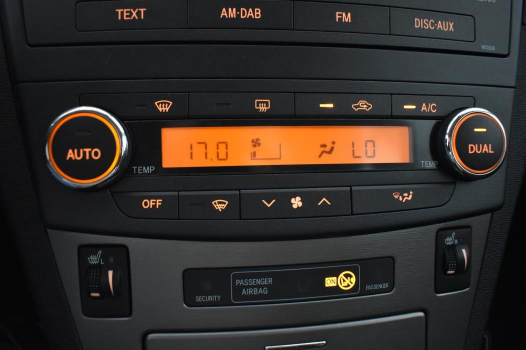 TOYOTA Avensis 2009