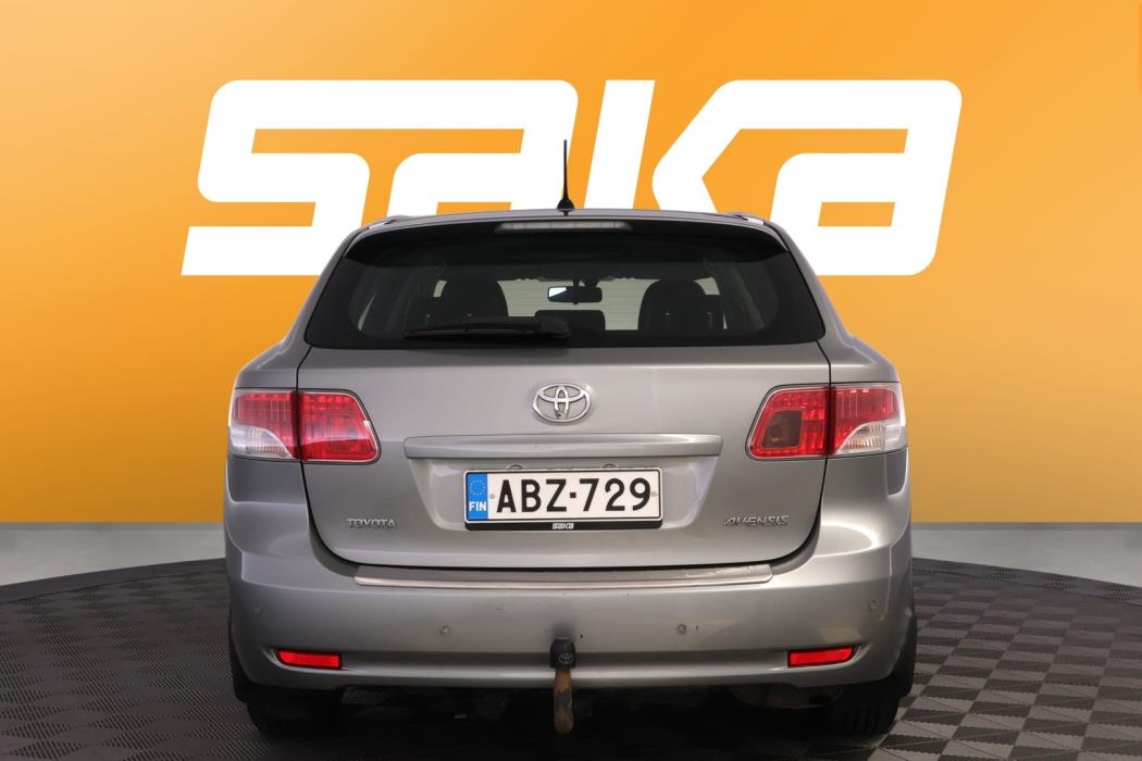TOYOTA Avensis 2009