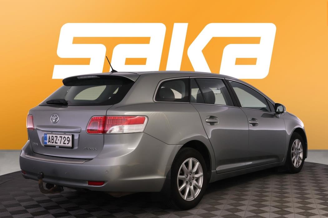 TOYOTA Avensis 2009