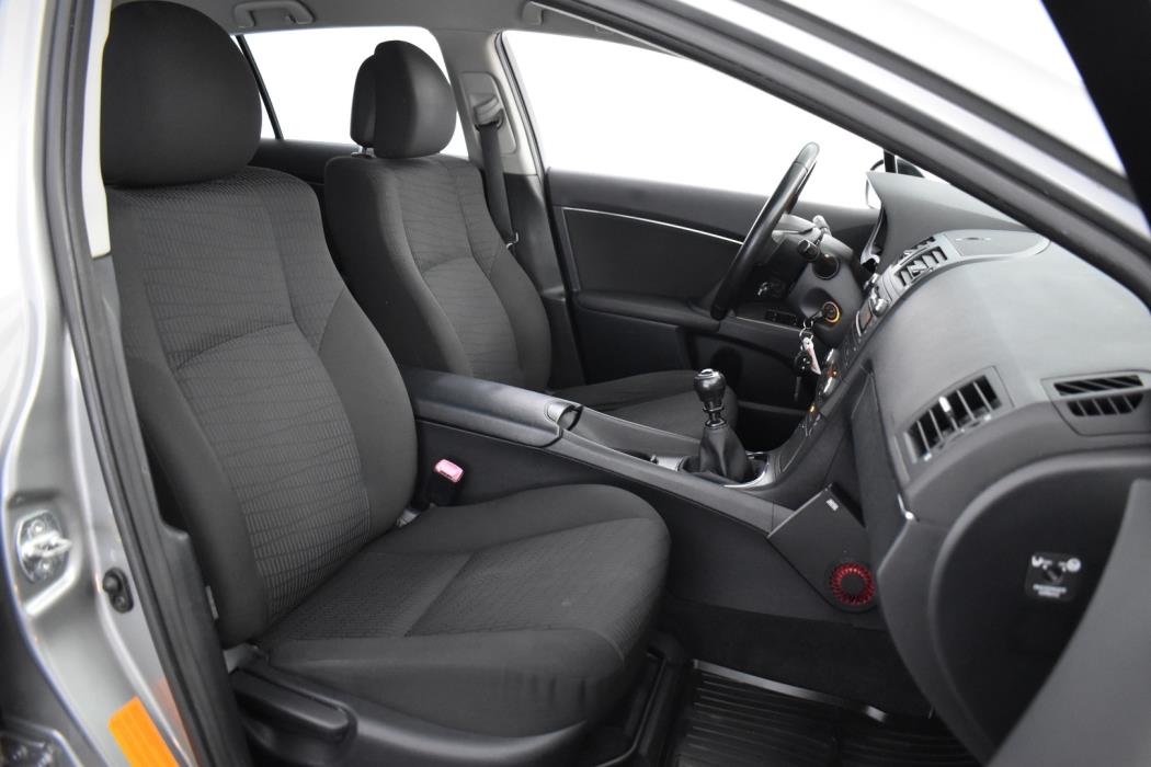 TOYOTA Avensis 2009