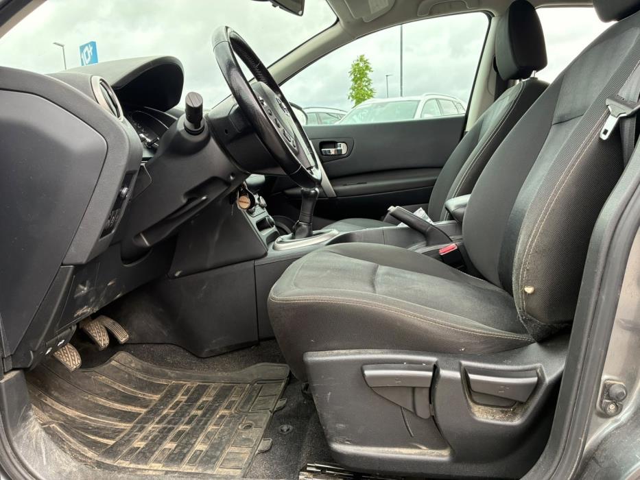 NISSAN Qashqai 2012