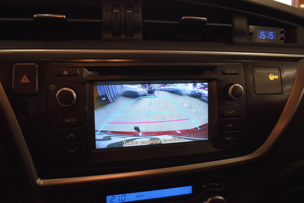 TOYOTA Auris 2015