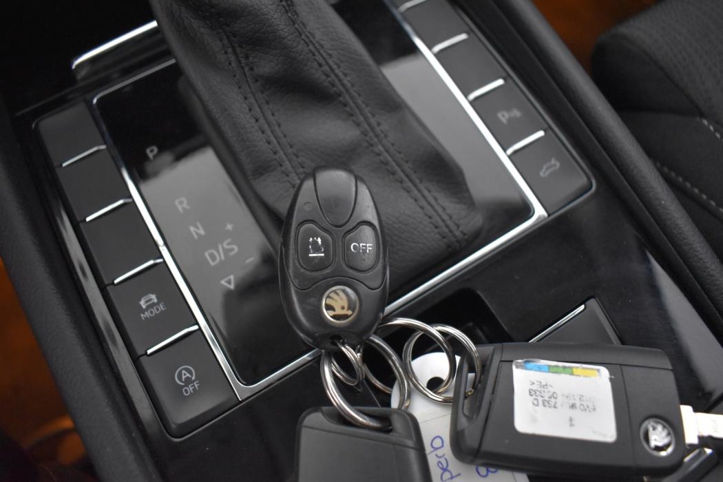 SKODA Superb 2016