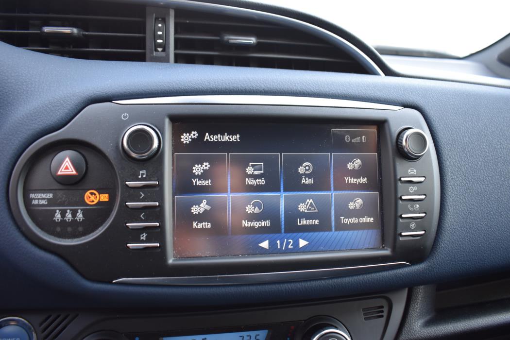 TOYOTA Yaris 2019