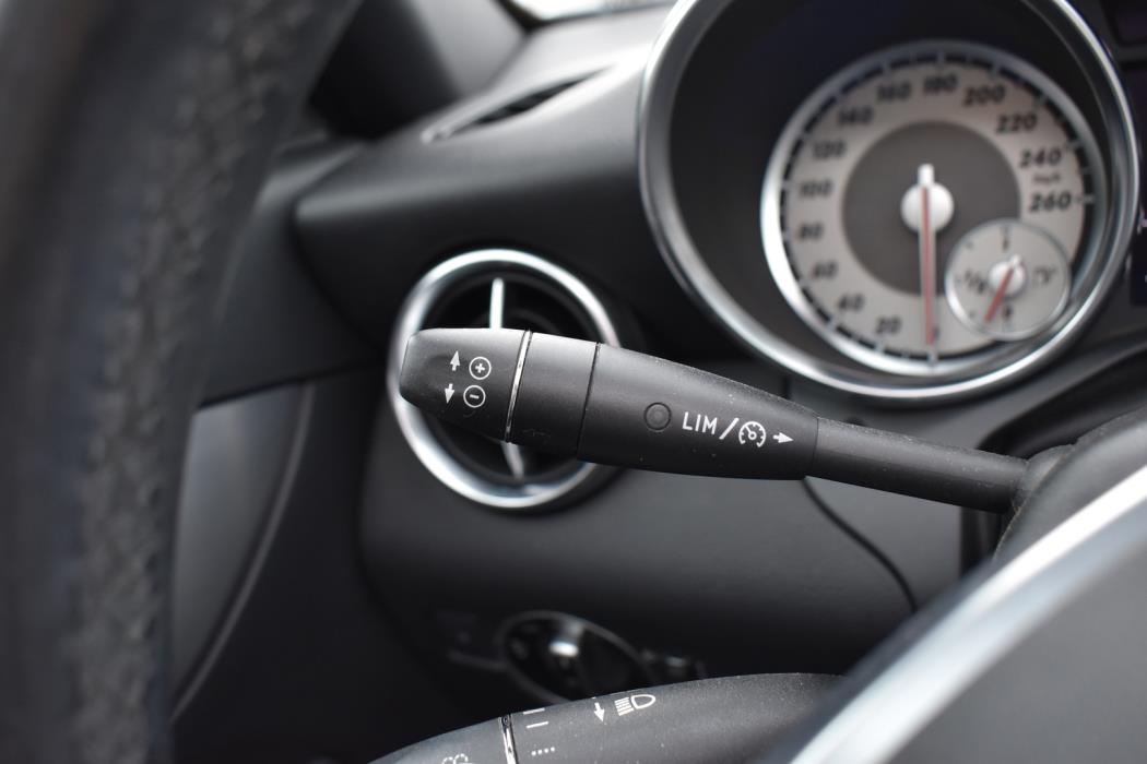 MERCEDES-BENZ SLK 2012