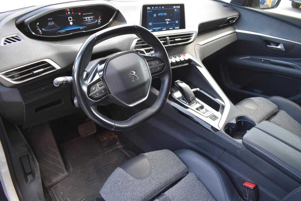 PEUGEOT 3008 2019