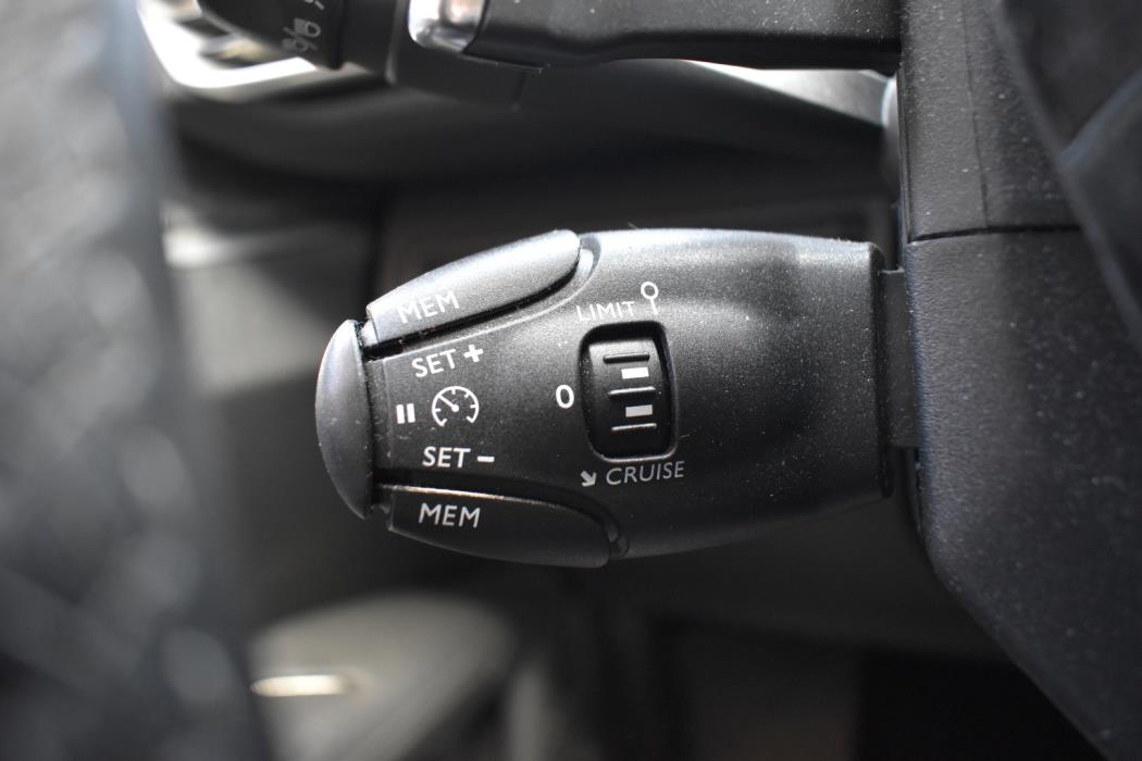 PEUGEOT 3008 2019