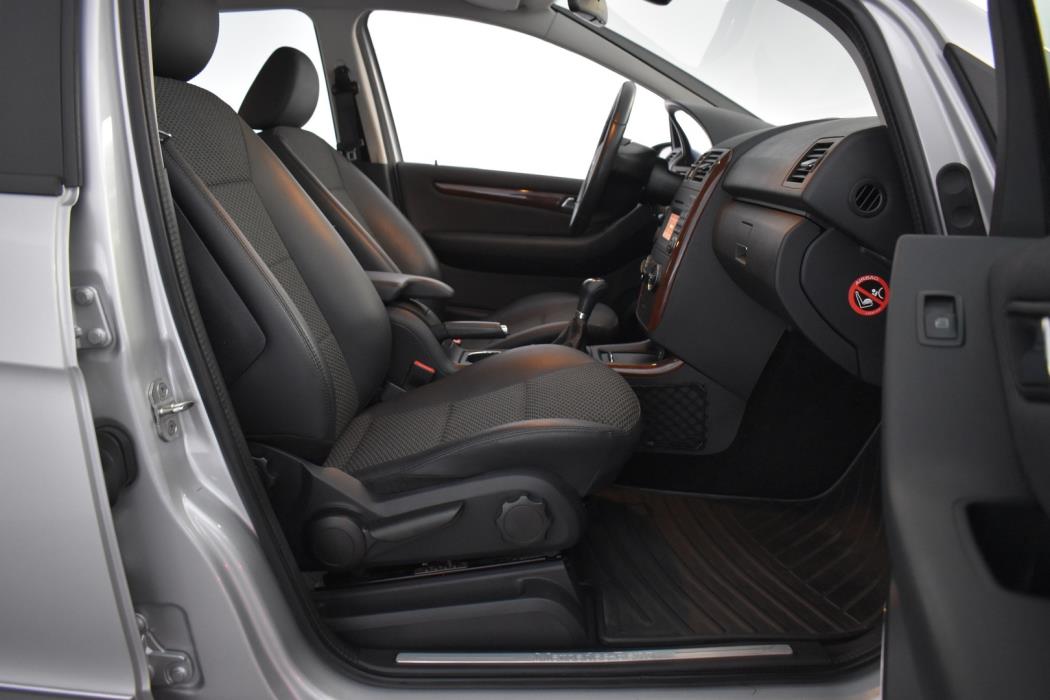 MERCEDES-BENZ A 2012