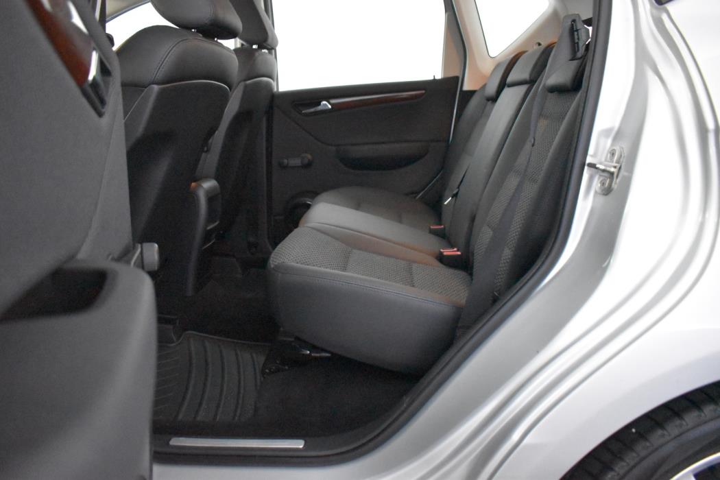 MERCEDES-BENZ A 2012