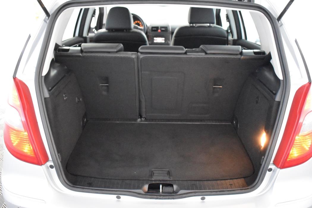 MERCEDES-BENZ A 2012