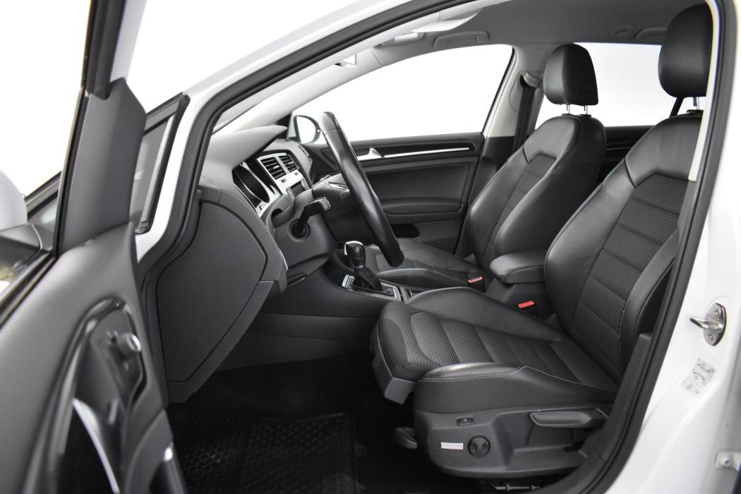 VOLKSWAGEN Golf 2014