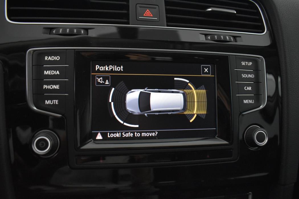 VOLKSWAGEN Golf 2014