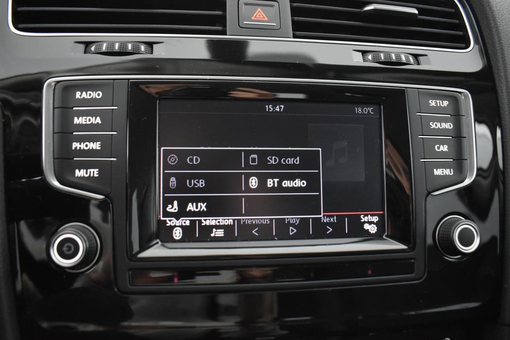 VOLKSWAGEN Golf 2014