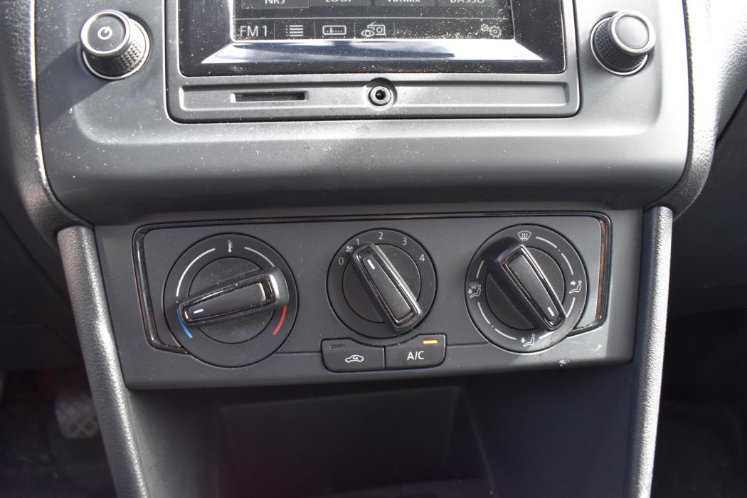 VOLKSWAGEN Polo 2017