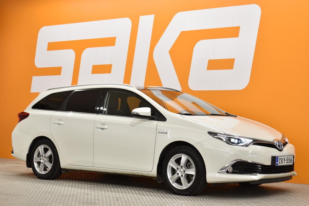 TOYOTA Auris 2016