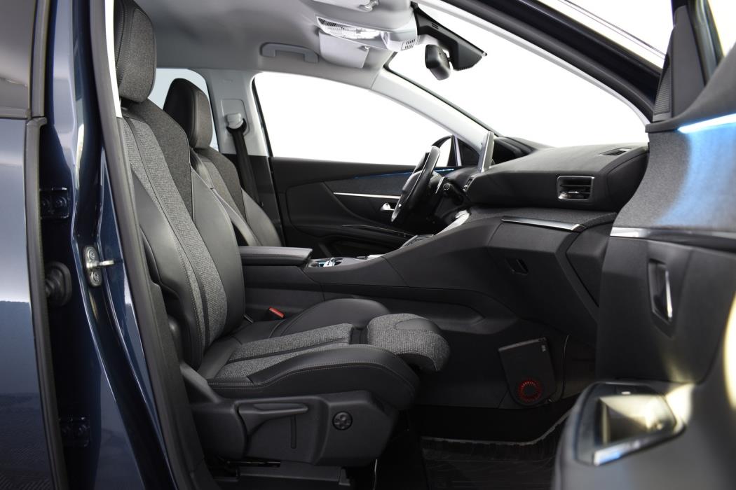 PEUGEOT 5008 2019