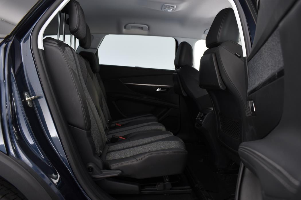 PEUGEOT 5008 2019