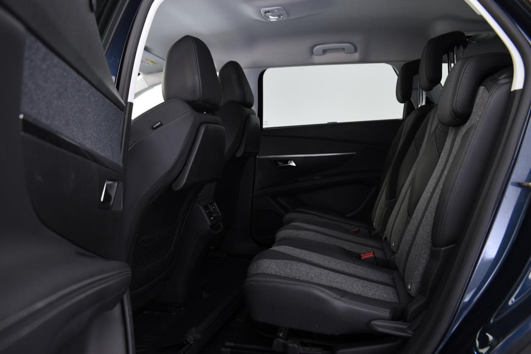 PEUGEOT 5008 2019