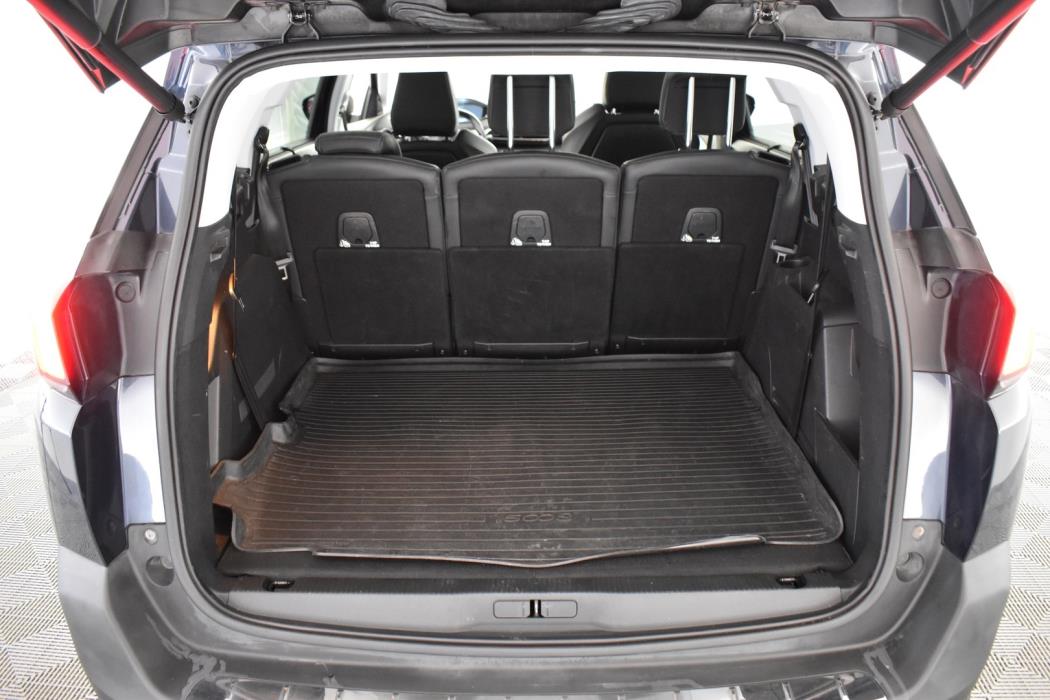 PEUGEOT 5008 2019