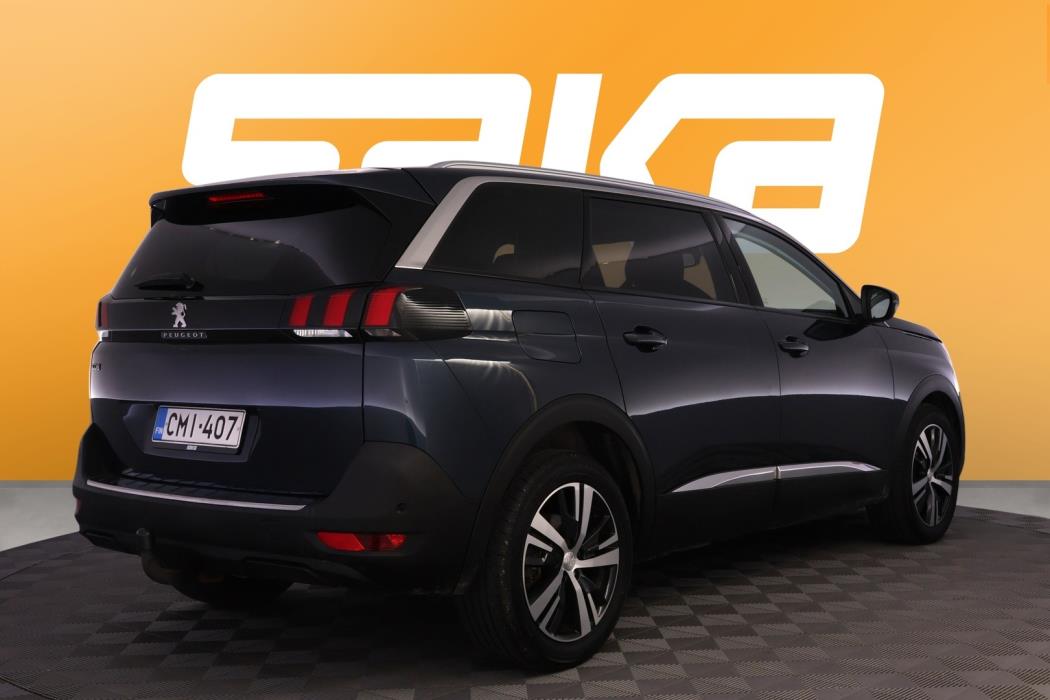 PEUGEOT 5008 2019