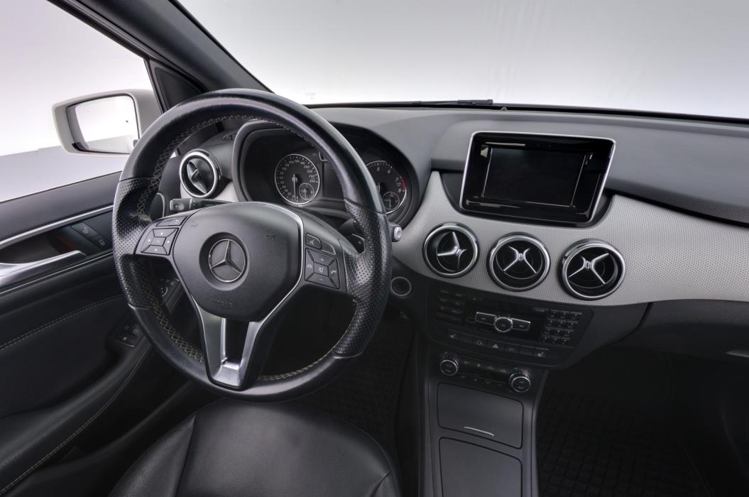 MERCEDES-BENZ B 2013