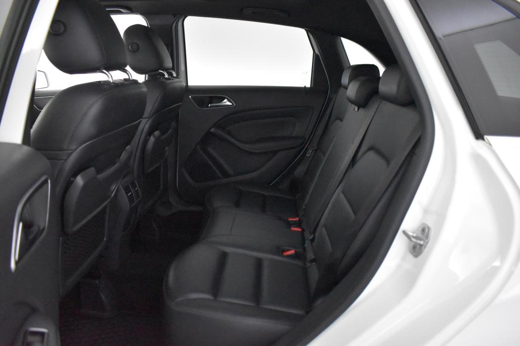 MERCEDES-BENZ B 2013