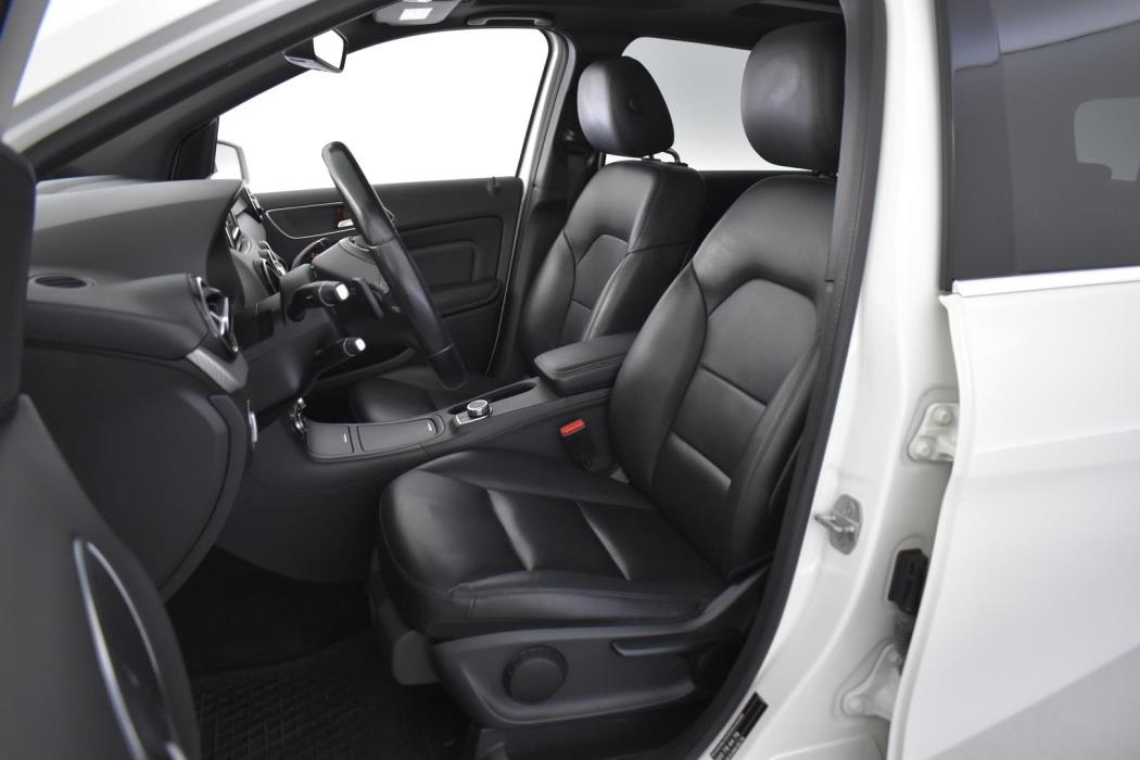 MERCEDES-BENZ B 2013
