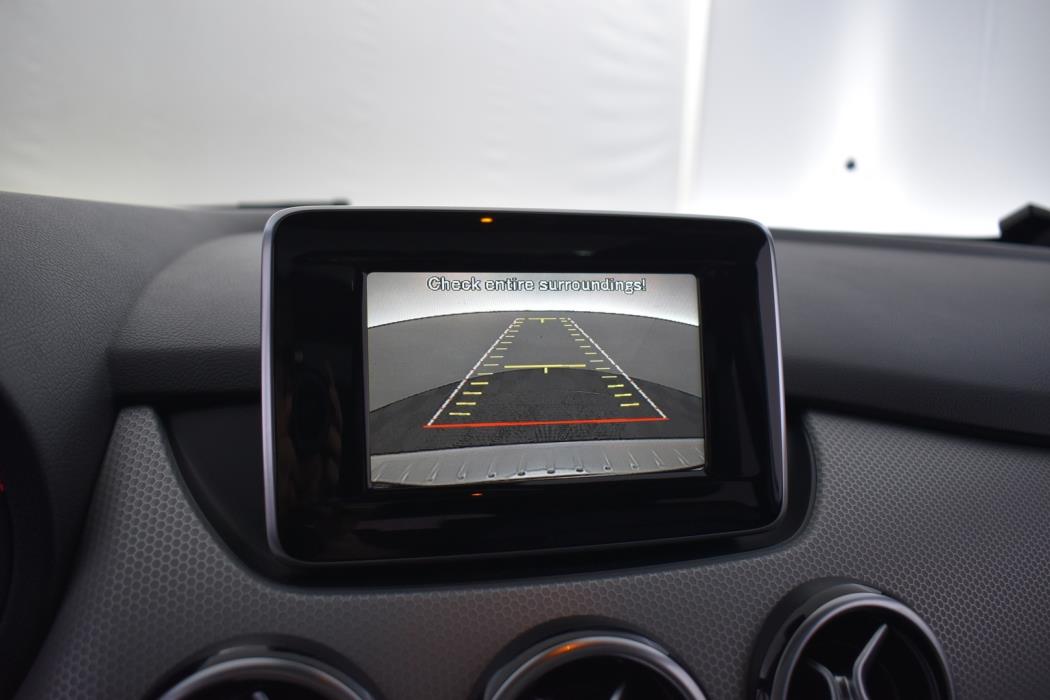 MERCEDES-BENZ B 2013