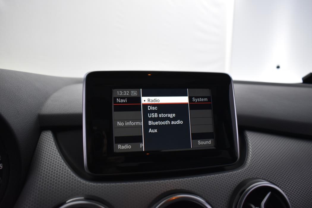 MERCEDES-BENZ B 2013