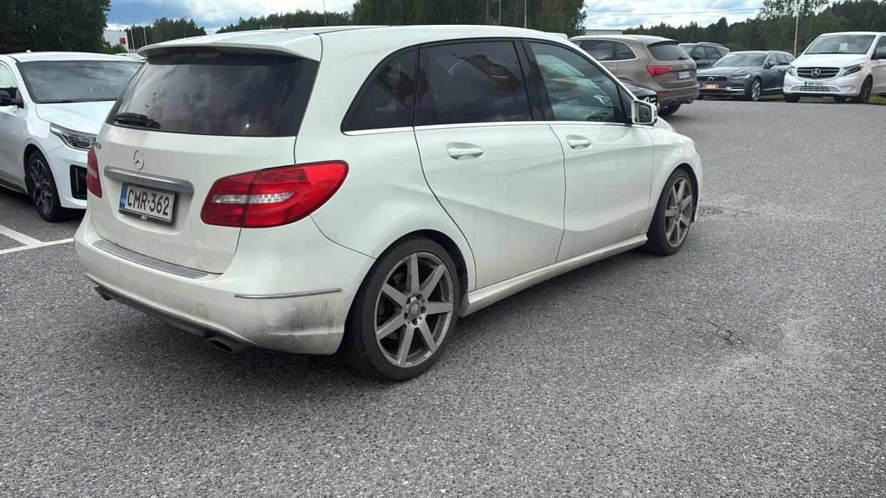 MERCEDES-BENZ B 2013