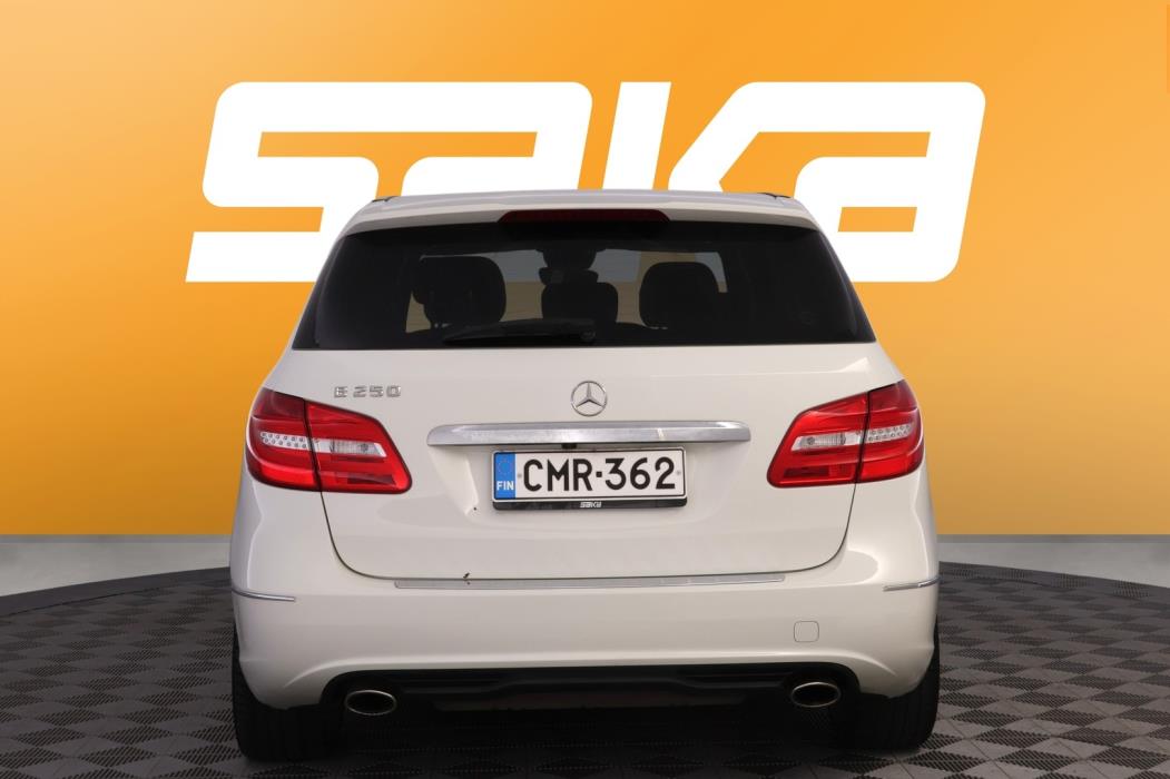 MERCEDES-BENZ B 2013