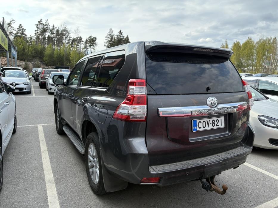TOYOTA Land Cruiser 2016