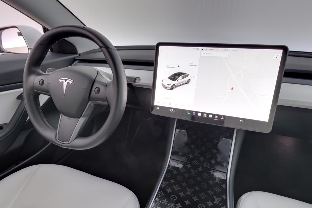 TESLA Model 3 2020