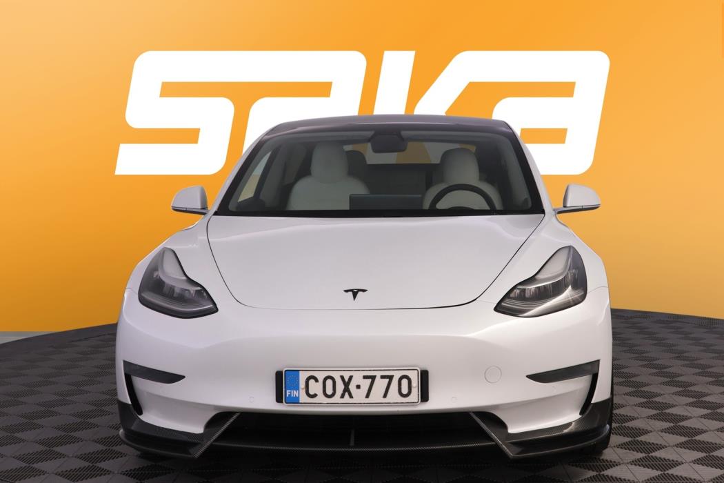 TESLA Model 3 2020