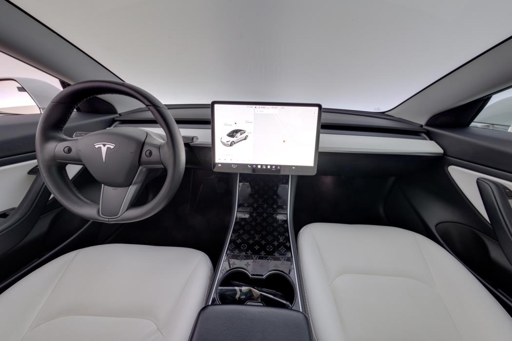 TESLA Model 3 2020
