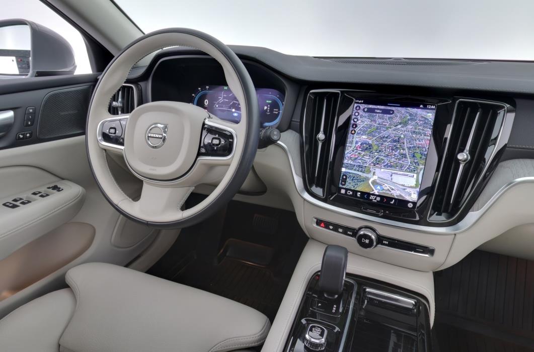 VOLVO V60 2024