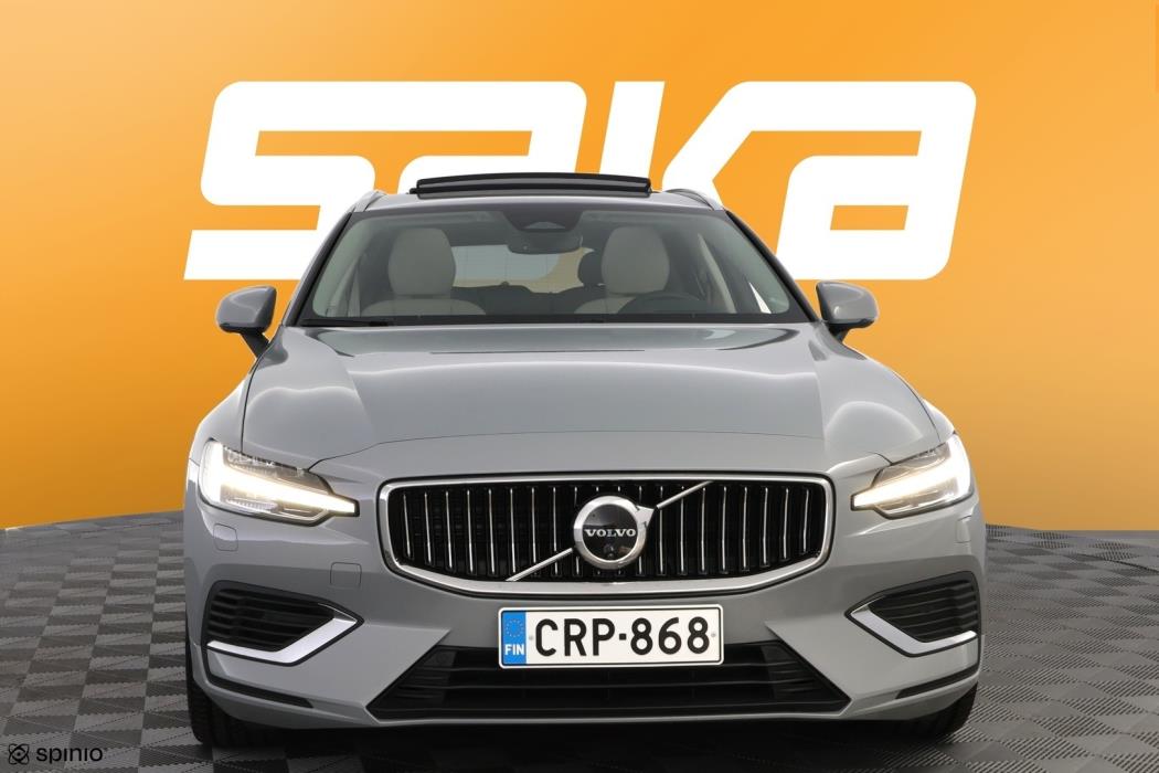 VOLVO V60 2024