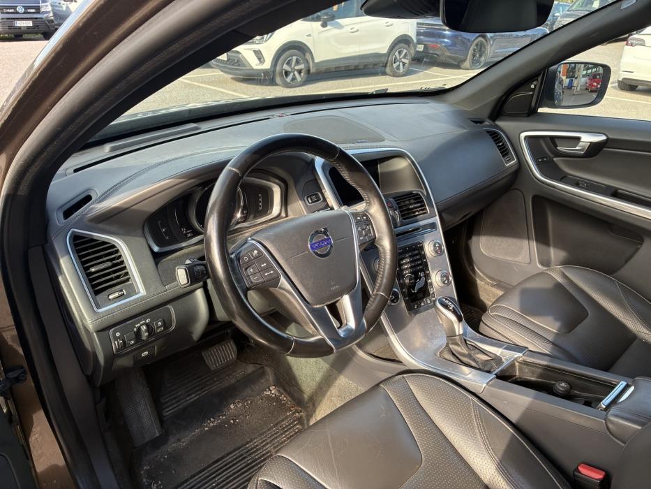 VOLVO XC60 2017