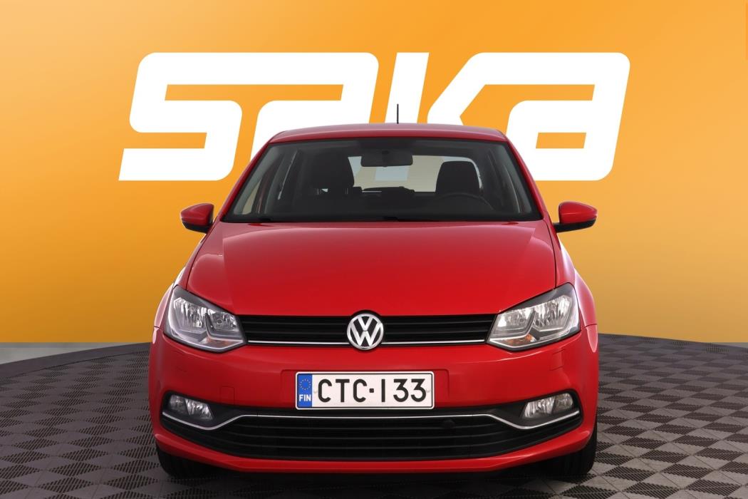 VOLKSWAGEN Polo 2015