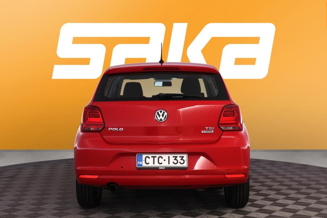 VOLKSWAGEN Polo 2015