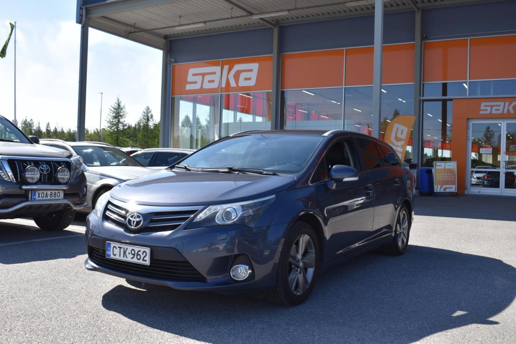 TOYOTA Avensis 2015