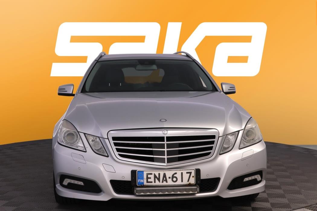 MERCEDES-BENZ E 2010