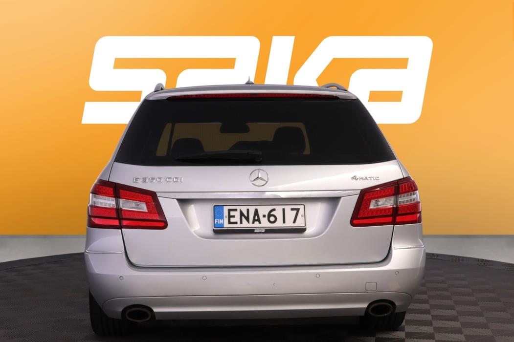 MERCEDES-BENZ E 2010