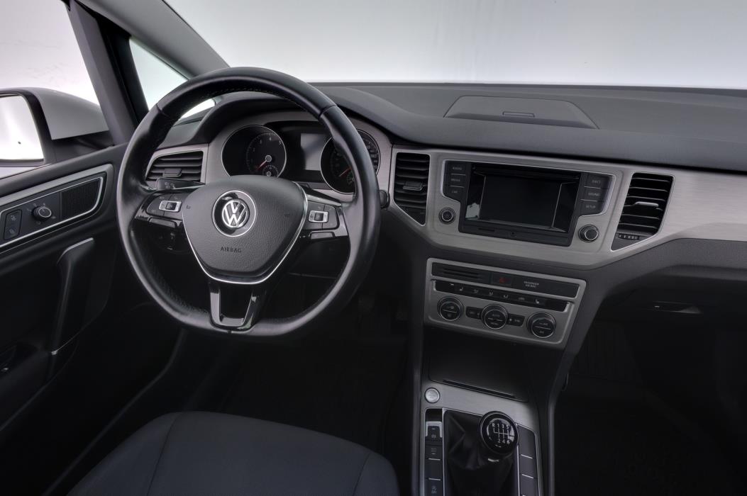 VOLKSWAGEN Golf Sportsvan 2015