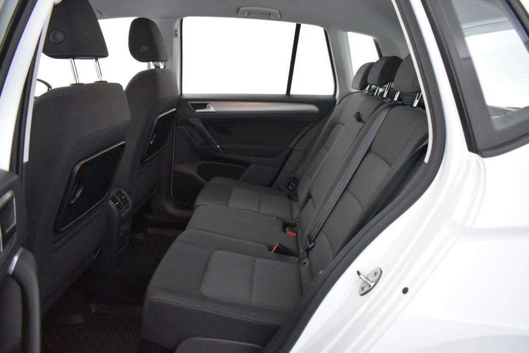 VOLKSWAGEN Golf Sportsvan 2015