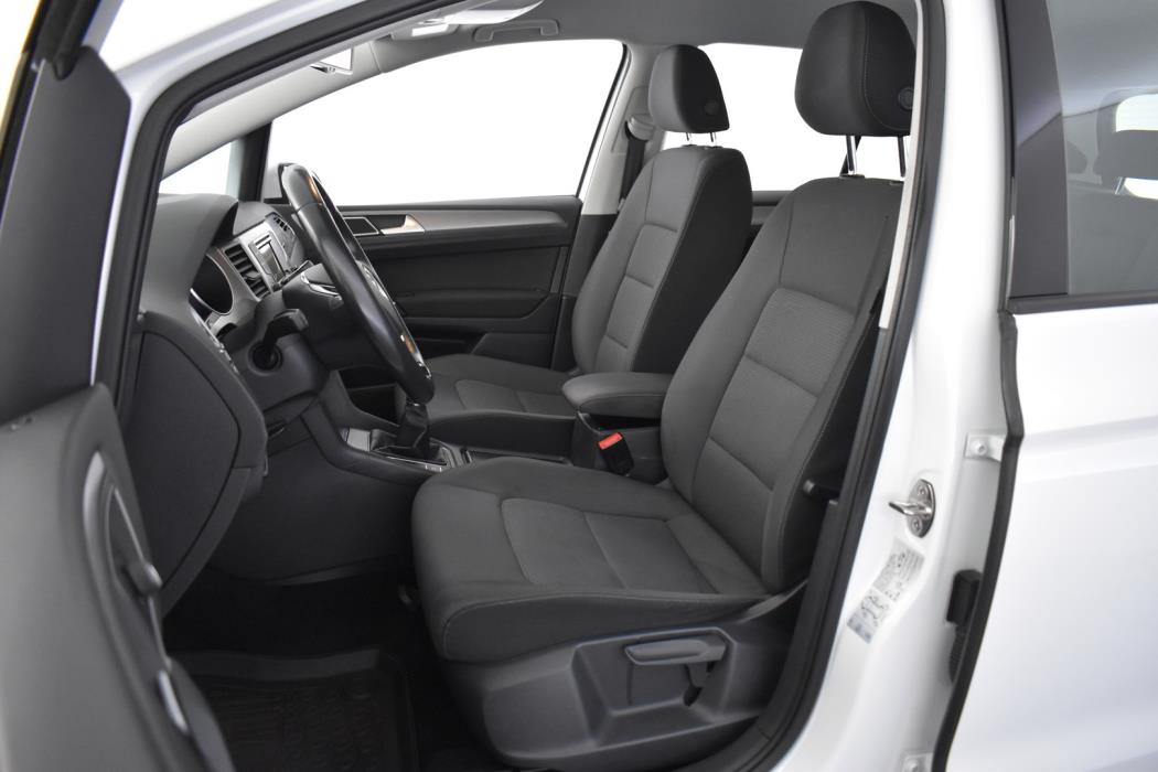 VOLKSWAGEN Golf Sportsvan 2015