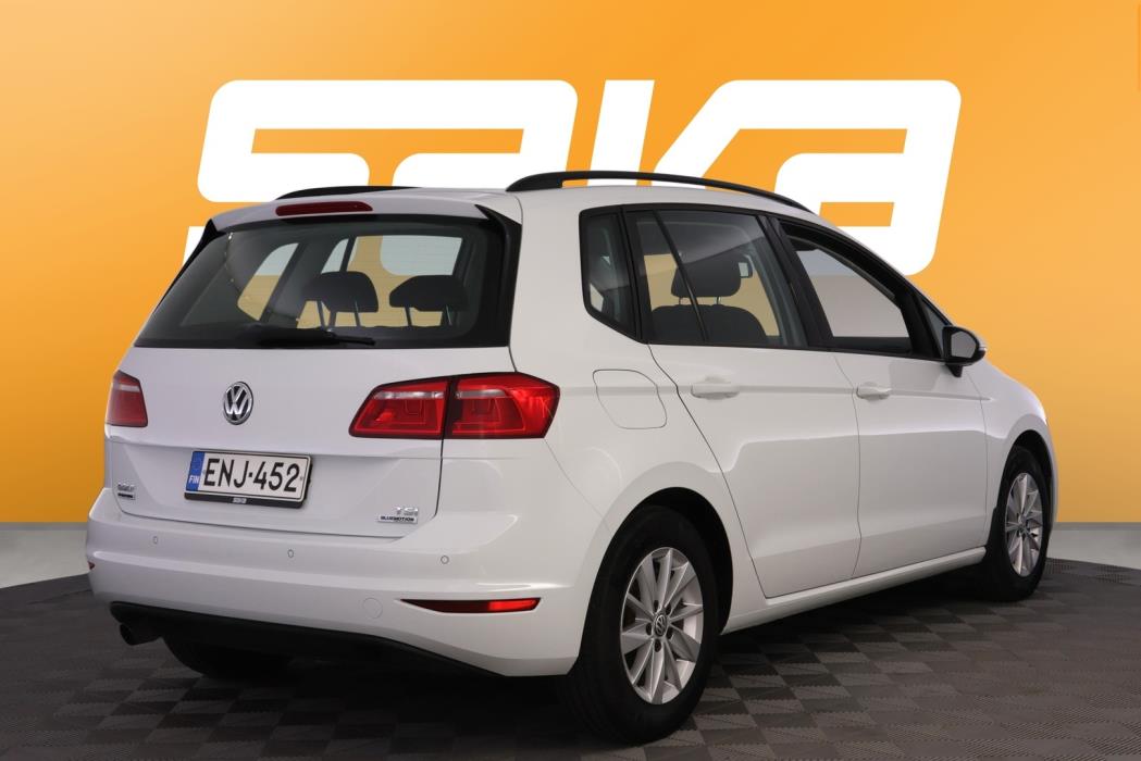 VOLKSWAGEN Golf Sportsvan 2015