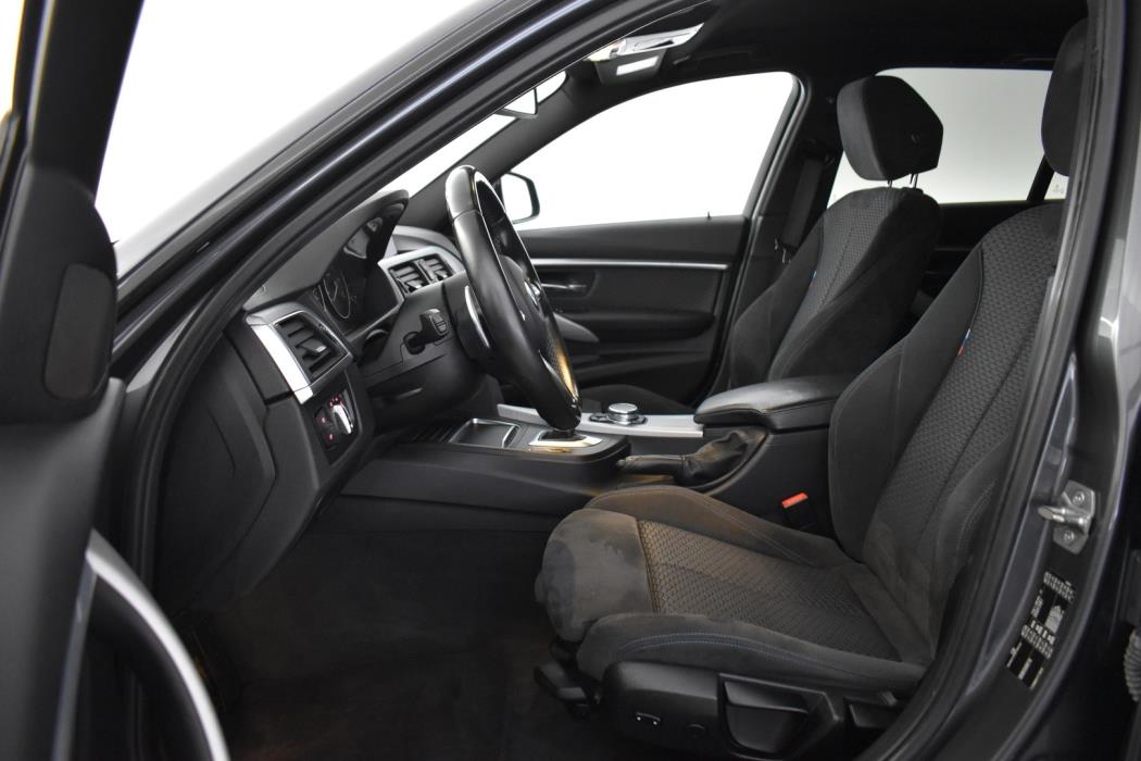 BMW 330 2016