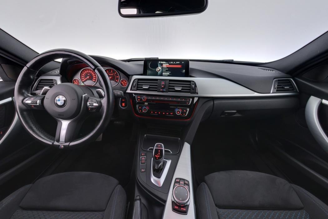 BMW 330 2016